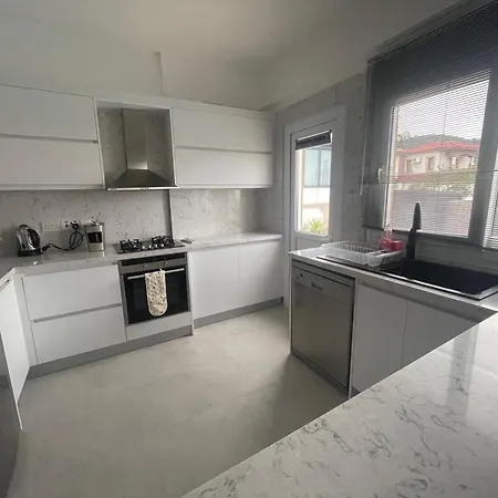 Villa Modern In Peaceful Area With Sea And Mountain View's