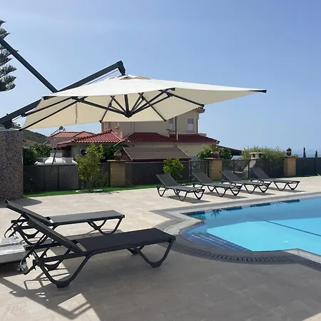 Modern In Peaceful Area With Sea And Mountain View's *