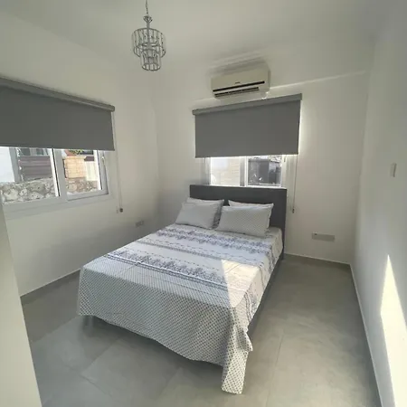Modern In Peaceful Area With Sea And Mountain View's *