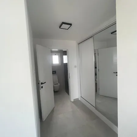 Modern In Peaceful Area With Sea And Mountain View's Vasilia