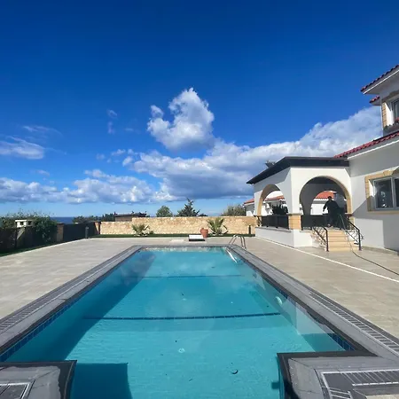 Villa Modern In Peaceful Area With Sea And Mountain View's